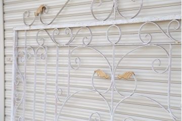 中古　可愛いロートアイアンガーデンフェンス(3)(ヨーロッパ風フェンス、洋風フェンス、門扉、鉄柵)