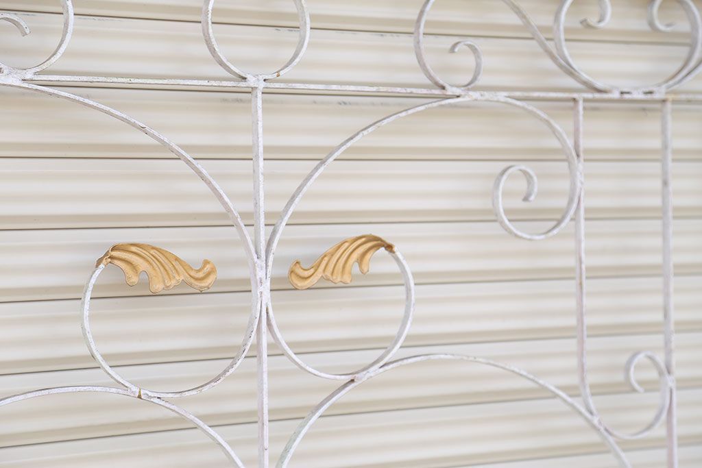 中古　可愛いロートアイアンガーデンフェンス(3)(ヨーロッパ風フェンス、洋風フェンス、門扉、鉄柵)