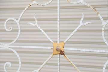 中古　大きなロートアイアンゲート1対(洋風フェンス、ヨーロッパ風フェンス、門扉、鉄柵)