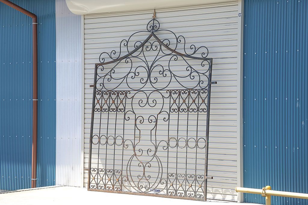 中古　大きなロートアイアンガーデンフェンス(16)(洋風フェンス、ヨーロッパ風フェンス、門扉、鉄柵)