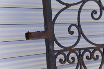 中古　大きなロートアイアンガーデンフェンス(16)(洋風フェンス、ヨーロッパ風フェンス、門扉、鉄柵)