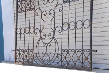 中古　大きなロートアイアンガーデンフェンス(17)(洋風フェンス、ヨーロッパ風フェンス、門扉、鉄柵)
