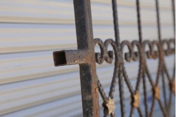 中古　大きなロートアイアンガーデンフェンス(17)(洋風フェンス、ヨーロッパ風フェンス、門扉、鉄柵)