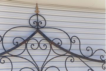 中古　大きなロートアイアンガーデンフェンス(17)(洋風フェンス、ヨーロッパ風フェンス、門扉、鉄柵)