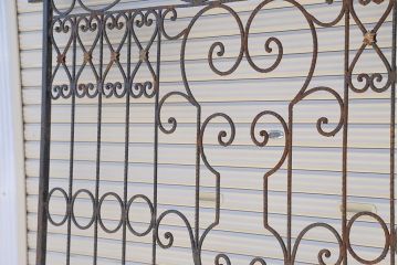 中古　大きなロートアイアンガーデンフェンス(17)(洋風フェンス、ヨーロッパ風フェンス、門扉、鉄柵)