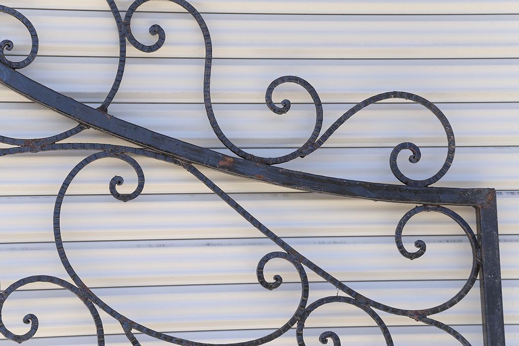 中古　大きなロートアイアンガーデンフェンス(18)(洋風フェンス、ヨーロッパ風フェンス、門扉、鉄柵)