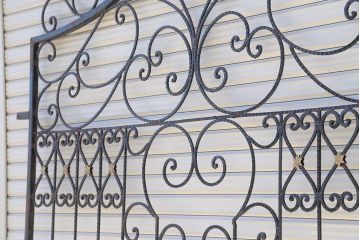 中古　大きなロートアイアンガーデンフェンス(18)(洋風フェンス、ヨーロッパ風フェンス、門扉、鉄柵)
