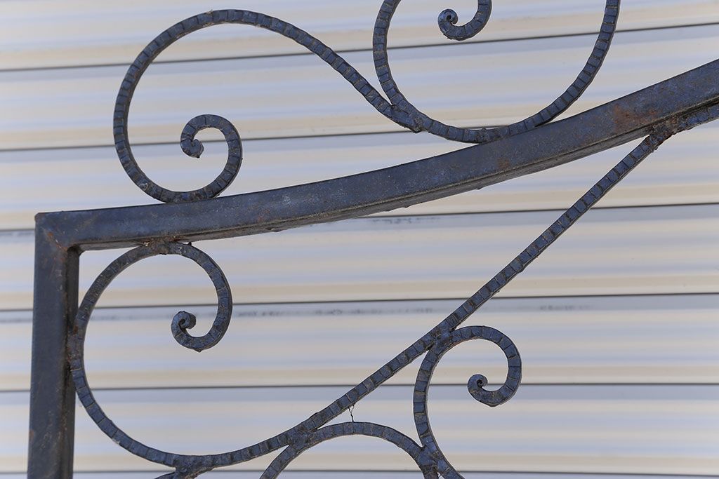 中古　大きなロートアイアンガーデンフェンス(18)(洋風フェンス、ヨーロッパ風フェンス、門扉、鉄柵)
