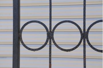 中古　大きなロートアイアンガーデンフェンス(18)(洋風フェンス、ヨーロッパ風フェンス、門扉、鉄柵)