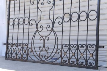 中古　大きなロートアイアンガーデンフェンス(19)(洋風フェンス、ヨーロッパ風フェンス、門扉、鉄柵)
