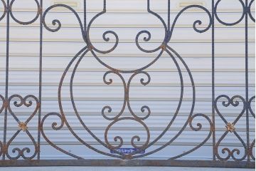 中古　大きなロートアイアンガーデンフェンス(19)(洋風フェンス、ヨーロッパ風フェンス、門扉、鉄柵)