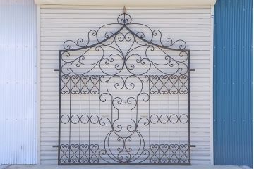 中古　大きなロートアイアンガーデンフェンス(19)(洋風フェンス、ヨーロッパ風フェンス、門扉、鉄柵)