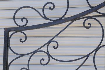 中古　大きなロートアイアンガーデンフェンス(19)(洋風フェンス、ヨーロッパ風フェンス、門扉、鉄柵)