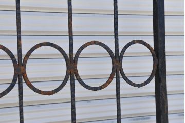 中古　大きなロートアイアンガーデンフェンス(19)(洋風フェンス、ヨーロッパ風フェンス、門扉、鉄柵)