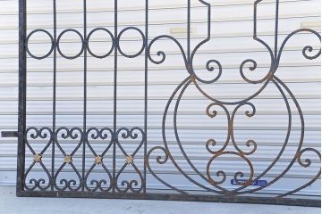 中古　大きなロートアイアンガーデンフェンス(19)(洋風フェンス、ヨーロッパ風フェンス、門扉、鉄柵)