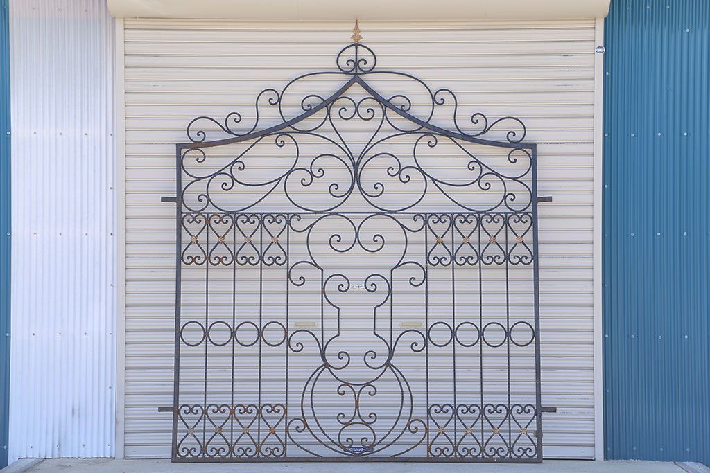 中古　大きなロートアイアンガーデンフェンス(20)(洋風フェンス、ヨーロッパ風フェンス、門扉、鉄柵)