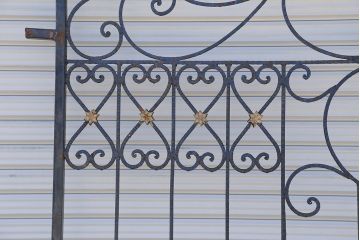中古　大きなロートアイアンガーデンフェンス(20)(洋風フェンス、ヨーロッパ風フェンス、門扉、鉄柵)
