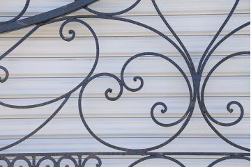 中古　大きなロートアイアンガーデンフェンス(21)(洋風フェンス、ヨーロッパ風フェンス、門扉、鉄柵)