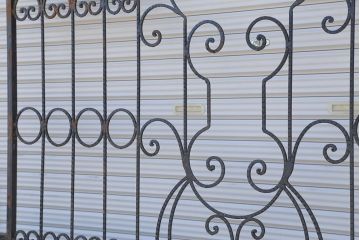 中古　大きなロートアイアンガーデンフェンス(21)(洋風フェンス、ヨーロッパ風フェンス、門扉、鉄柵)