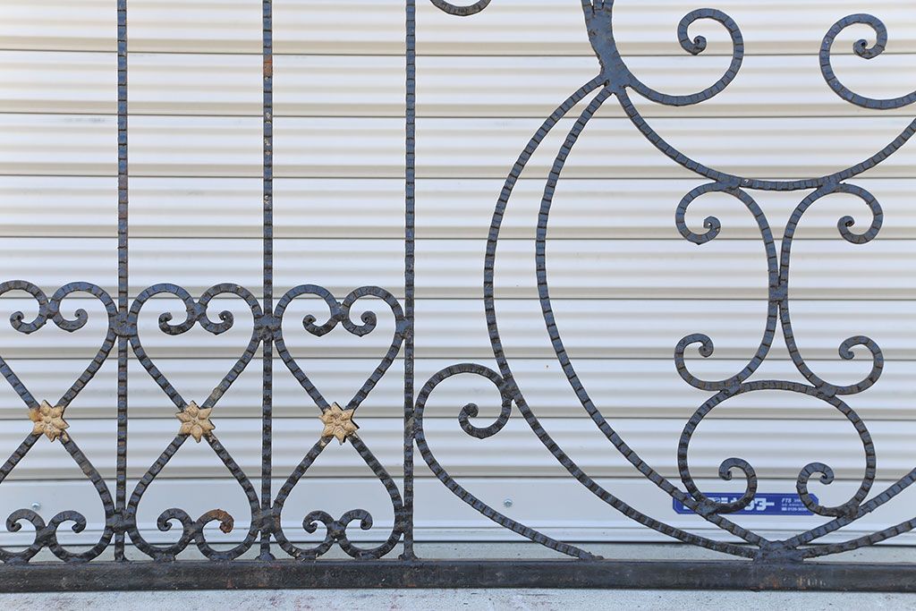 中古　大きなロートアイアンガーデンフェンス(21)(洋風フェンス、ヨーロッパ風フェンス、門扉、鉄柵)