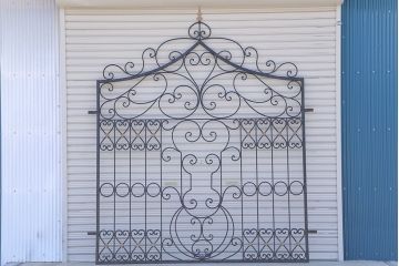 中古　大きなロートアイアンガーデンフェンス(21)(洋風フェンス、ヨーロッパ風フェンス、門扉、鉄柵)