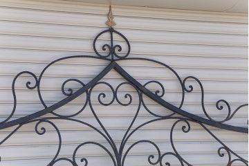 中古　大きなロートアイアンガーデンフェンス(21)(洋風フェンス、ヨーロッパ風フェンス、門扉、鉄柵)