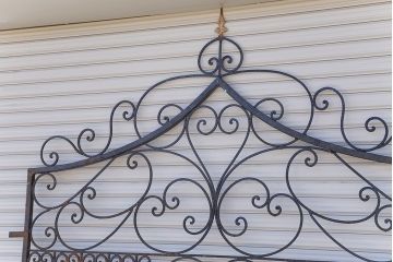 中古　大きなロートアイアンガーデンフェンス(22)(洋風フェンス、ヨーロッパ風フェンス、門扉、鉄柵)