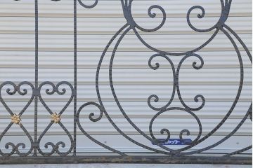 中古　大きなロートアイアンガーデンフェンス(22)(洋風フェンス、ヨーロッパ風フェンス、門扉、鉄柵)