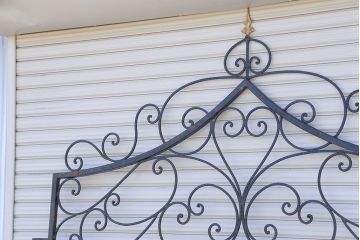 中古　大きなロートアイアンガーデンフェンス(23)(洋風フェンス、ヨーロッパ風フェンス、門扉、鉄柵)