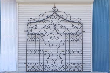 中古　大きなロートアイアンガーデンフェンス(24)(洋風フェンス、ヨーロッパ風フェンス、門扉、鉄柵)