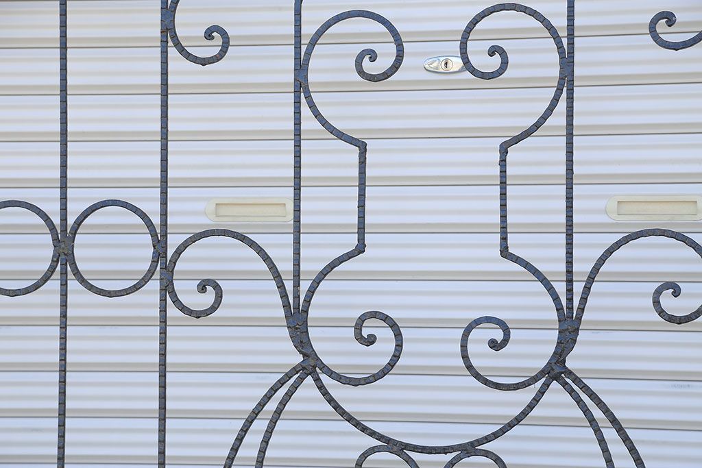 中古　大きなロートアイアンガーデンフェンス(24)(洋風フェンス、ヨーロッパ風フェンス、門扉、鉄柵)