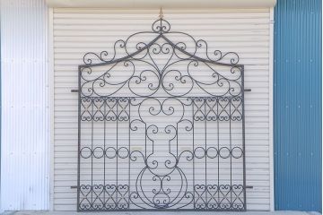 中古　大きなロートアイアンガーデンフェンス(24)(洋風フェンス、ヨーロッパ風フェンス、門扉、鉄柵)