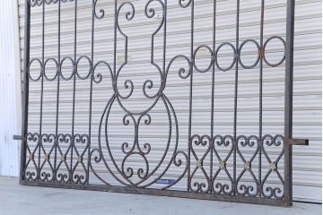 中古　大きなロートアイアンガーデンフェンス(25)(洋風フェンス、ヨーロッパ風フェンス、門扉、鉄柵)