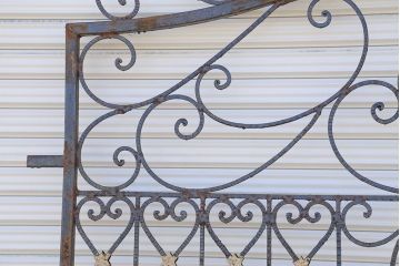 中古　大きなロートアイアンガーデンフェンス(25)(洋風フェンス、ヨーロッパ風フェンス、門扉、鉄柵)