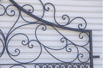 中古　大きなロートアイアンガーデンフェンス(26)(洋風フェンス、ヨーロッパ風フェンス、門扉、鉄柵)