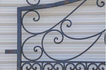 中古　大きなロートアイアンガーデンフェンス(26)(洋風フェンス、ヨーロッパ風フェンス、門扉、鉄柵)