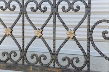 中古　大きなロートアイアンガーデンフェンス(26)(洋風フェンス、ヨーロッパ風フェンス、門扉、鉄柵)