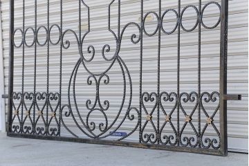 中古　大きなロートアイアンガーデンフェンス(27)(洋風フェンス、ヨーロッパ風フェンス、門扉、鉄柵)