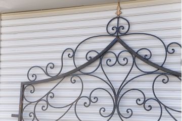 中古　大きなロートアイアンガーデンフェンス(27)(洋風フェンス、ヨーロッパ風フェンス、門扉、鉄柵)