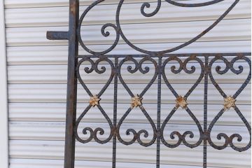中古　大きなロートアイアンガーデンフェンス(27)(洋風フェンス、ヨーロッパ風フェンス、門扉、鉄柵)