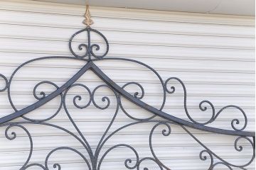 中古　大きなロートアイアンガーデンフェンス(27)(洋風フェンス、ヨーロッパ風フェンス、門扉、鉄柵)