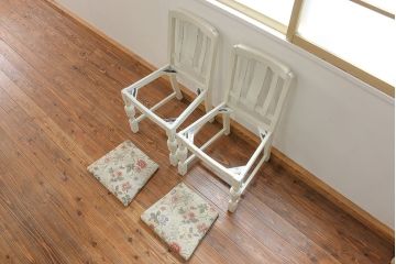 アンティーク家具　イギリスアンティーク ペイントのかわいいダイニングチェア2脚セット(1)(椅子、イス)