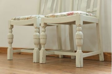アンティーク家具　イギリスアンティーク ペイントのかわいいダイニングチェア2脚セット(1)(椅子、イス)