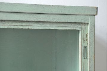 アンティーク家具　アンティークペイント　気泡ガラス入りのかわいい食器棚(カップボード、収納棚)