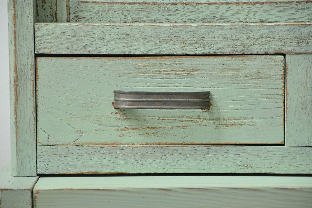 アンティーク家具　アンティークペイント　気泡ガラス入りのかわいい食器棚(カップボード、収納棚)