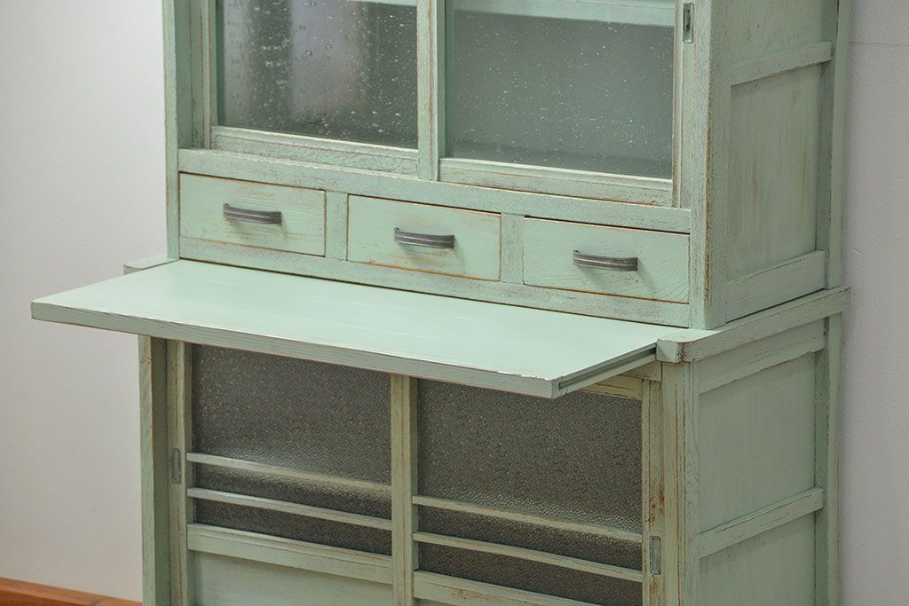 アンティーク家具　アンティークペイント　気泡ガラス入りのかわいい食器棚(カップボード、収納棚)