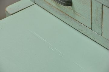 アンティーク家具　アンティークペイント　気泡ガラス入りのかわいい食器棚(カップボード、収納棚)