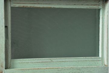 アンティーク家具　アンティークペイント　気泡ガラス入りのかわいい食器棚(カップボード、収納棚)