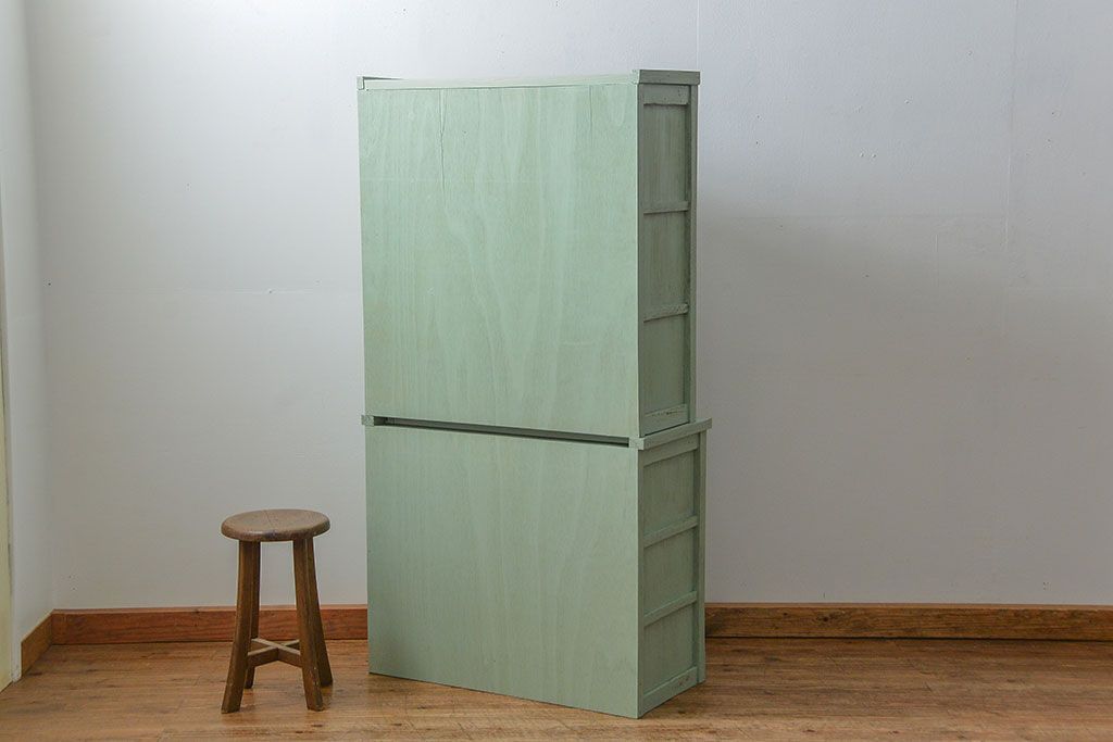 アンティーク家具　アンティークペイント　気泡ガラス入りのかわいい食器棚(カップボード、収納棚)