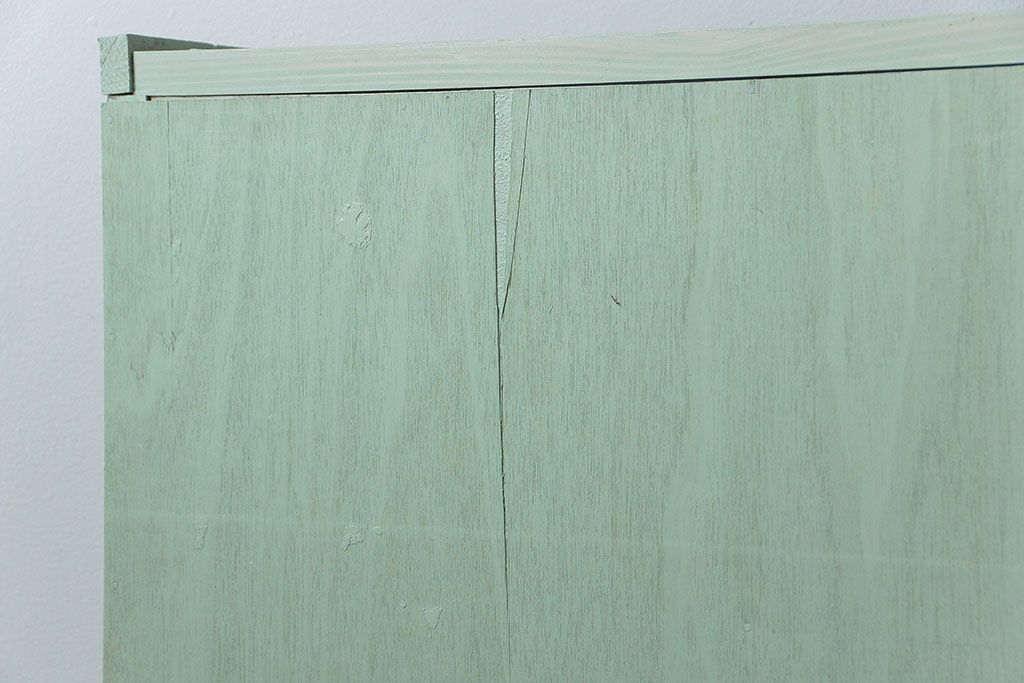 アンティーク家具　アンティークペイント　気泡ガラス入りのかわいい食器棚(カップボード、収納棚)